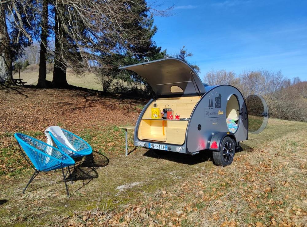 Monchateau étoilé, hébergement insolite avec Spa Merlas Exterior foto
