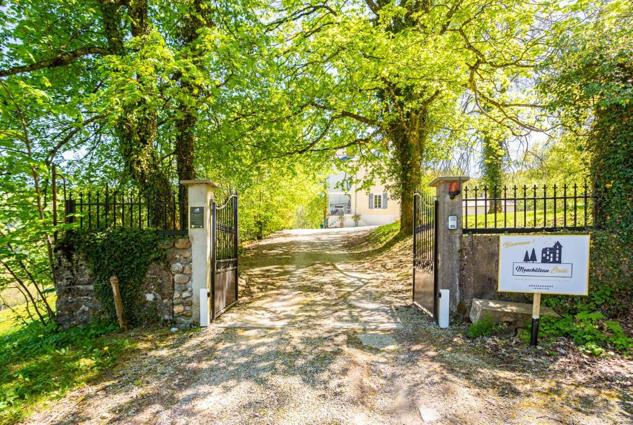 Monchateau étoilé, hébergement insolite avec Spa Merlas Exterior foto
